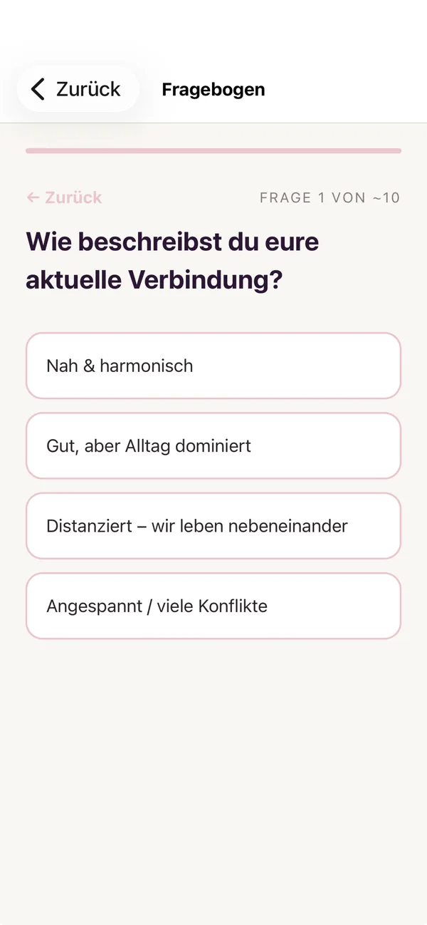 Fragebogen-Screen in duoly mit einer Beispielfrage und vier Antwortoptionen
